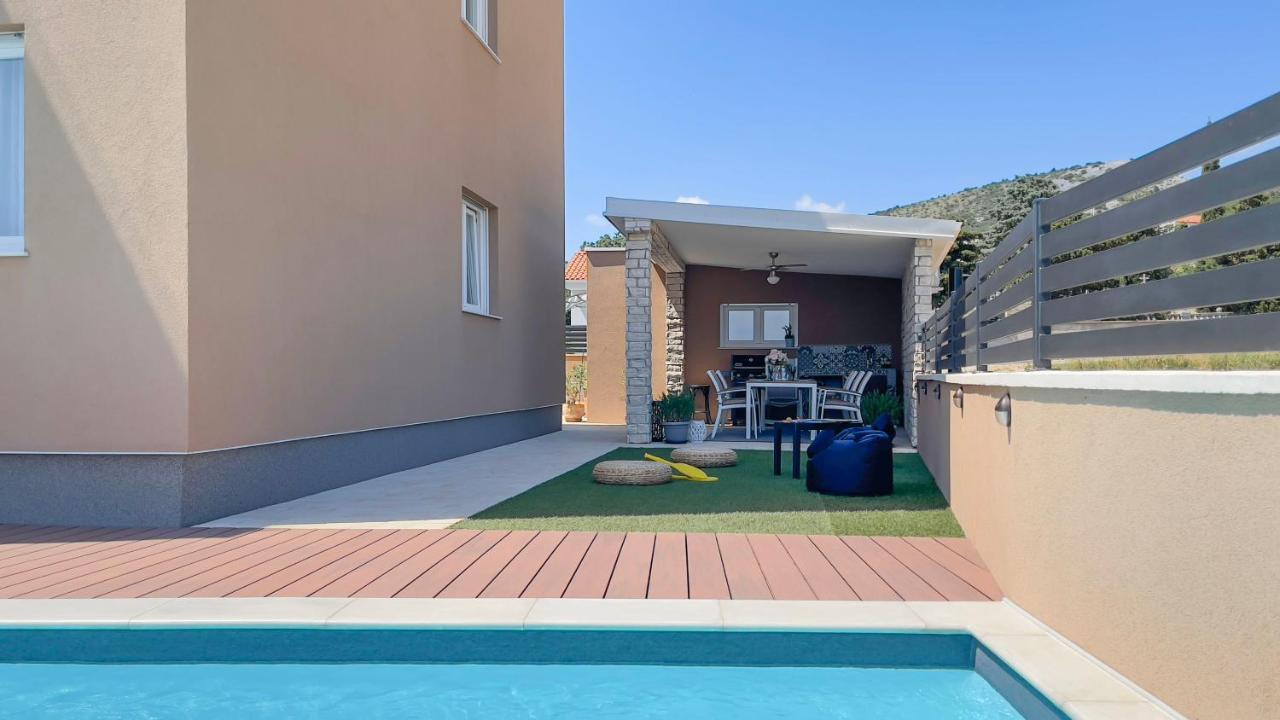 פובילה Apartments King And Queen מראה חיצוני תמונה