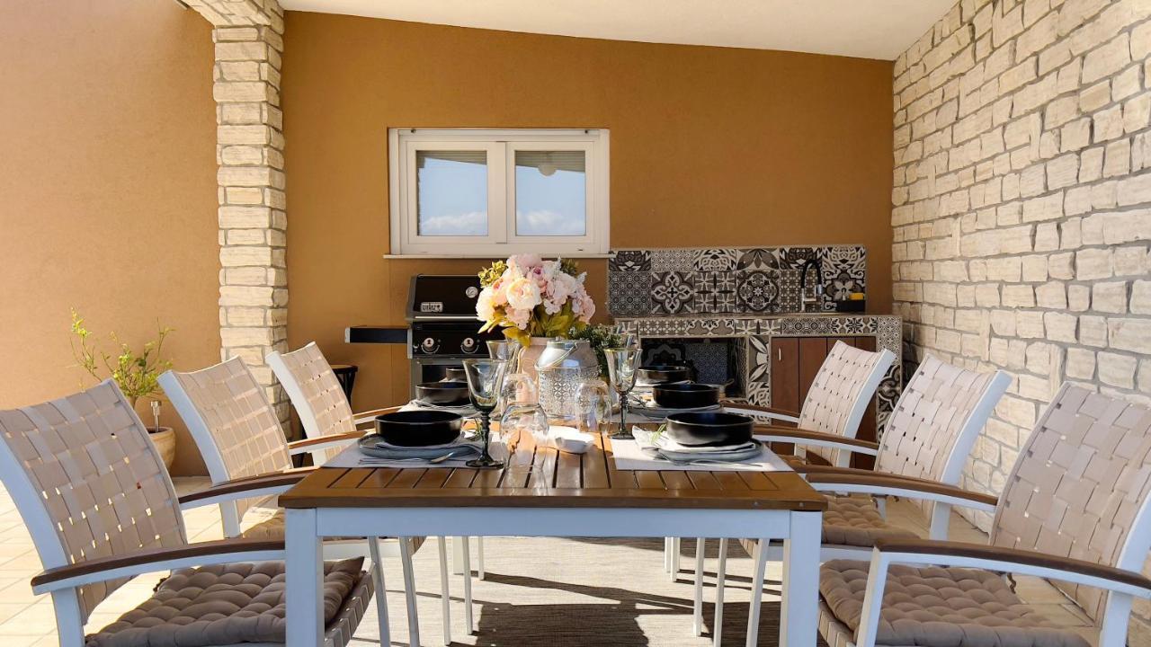 פובילה Apartments King And Queen מראה חיצוני תמונה